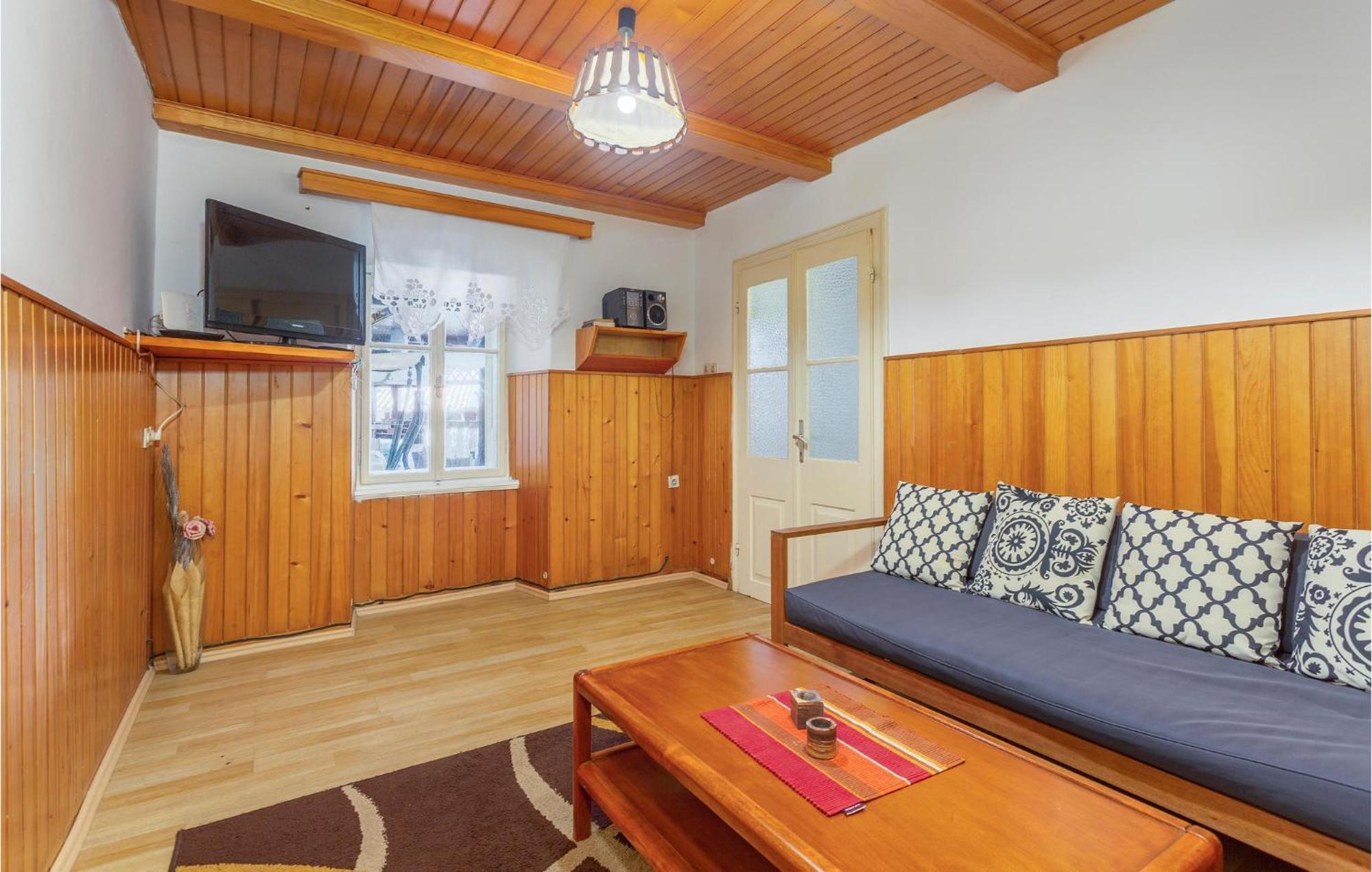 Cozy Home In Omisalj With Kitchen ภายนอก รูปภาพ